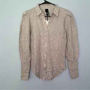 Revolve Bobi Los Angeles Bishop Long Sleeve Button Up Curve Hem Size XS Gray NWT